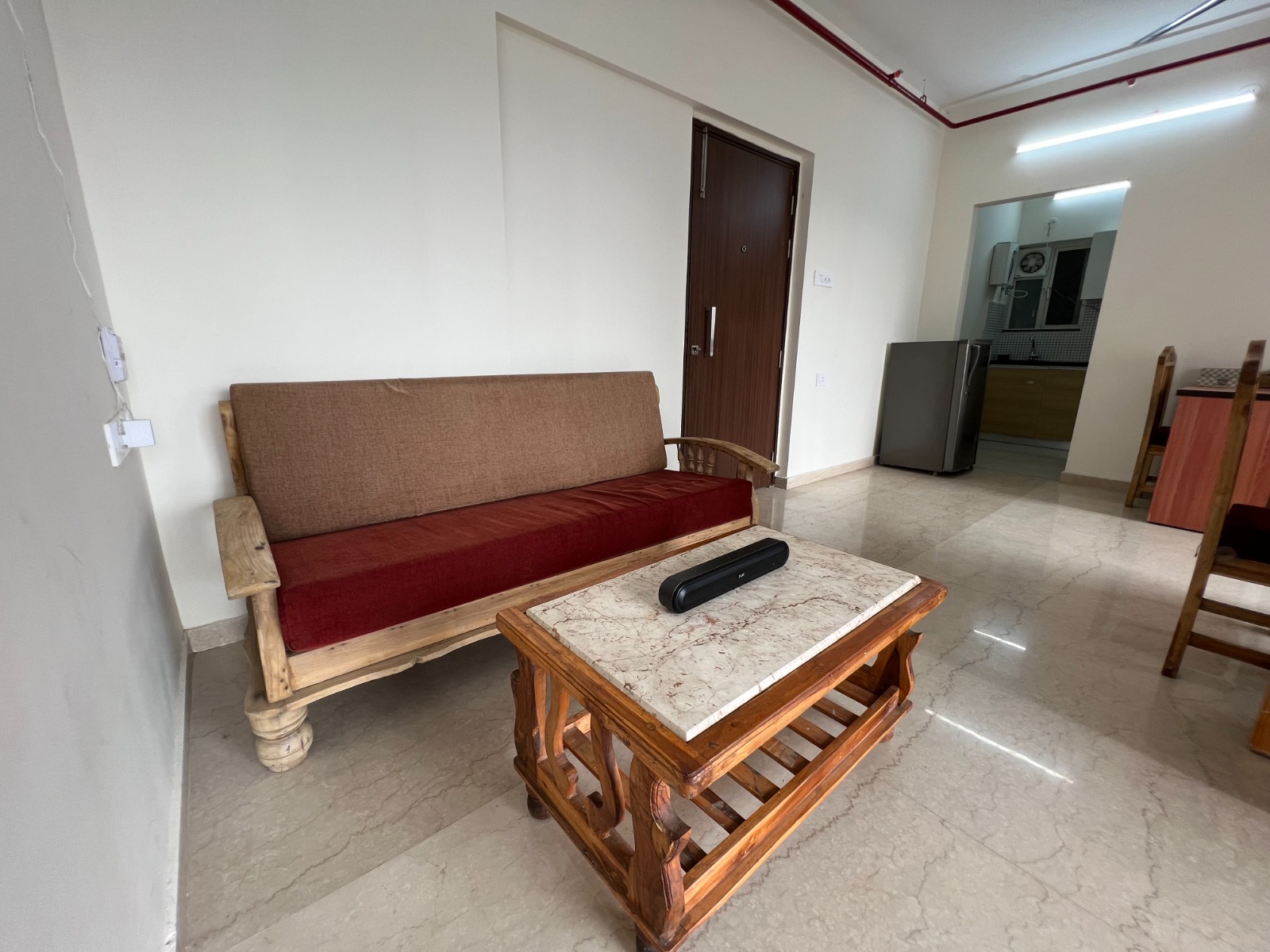 Comfortable 2 Bedroom Apartment in Malad East