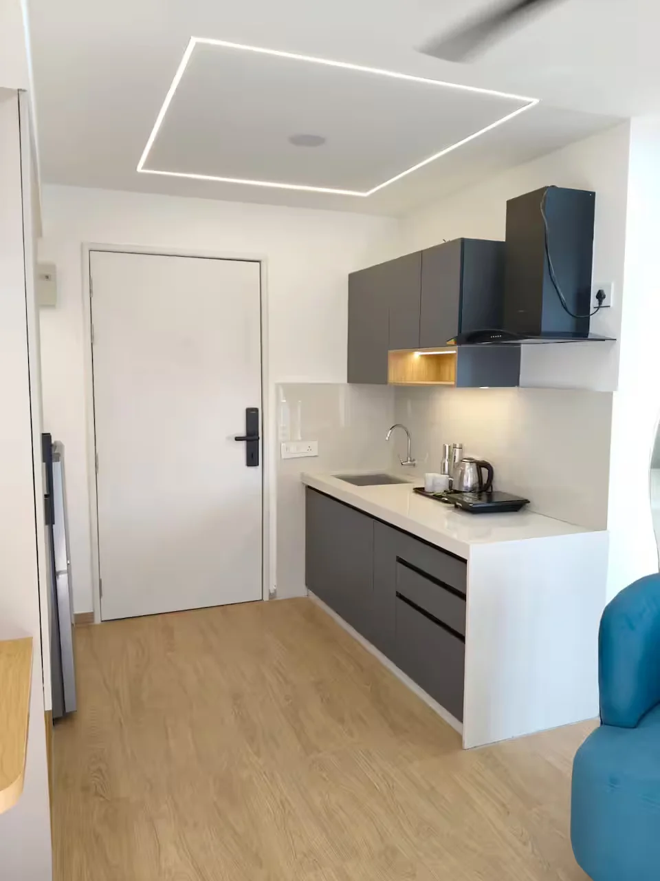 Spacious Studio Apartment near Pune Airport