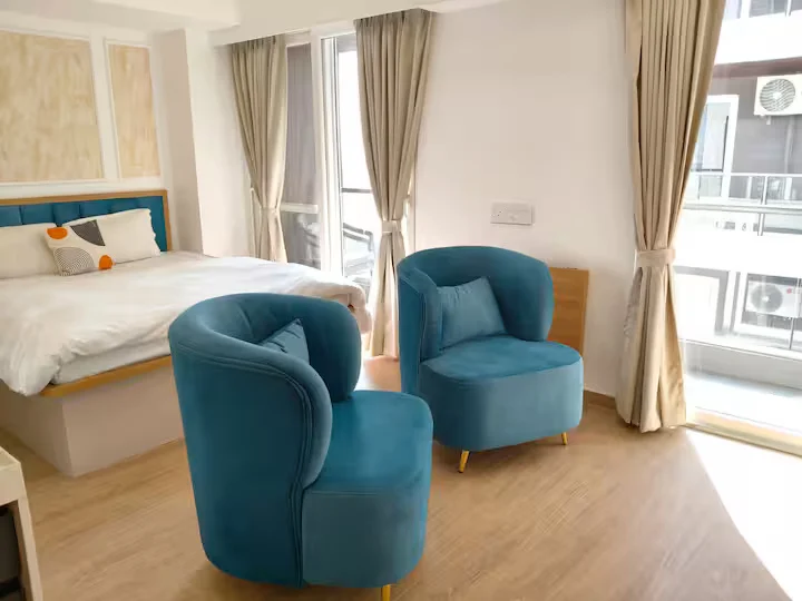 Spacious Studio Apartment near Pune Airport