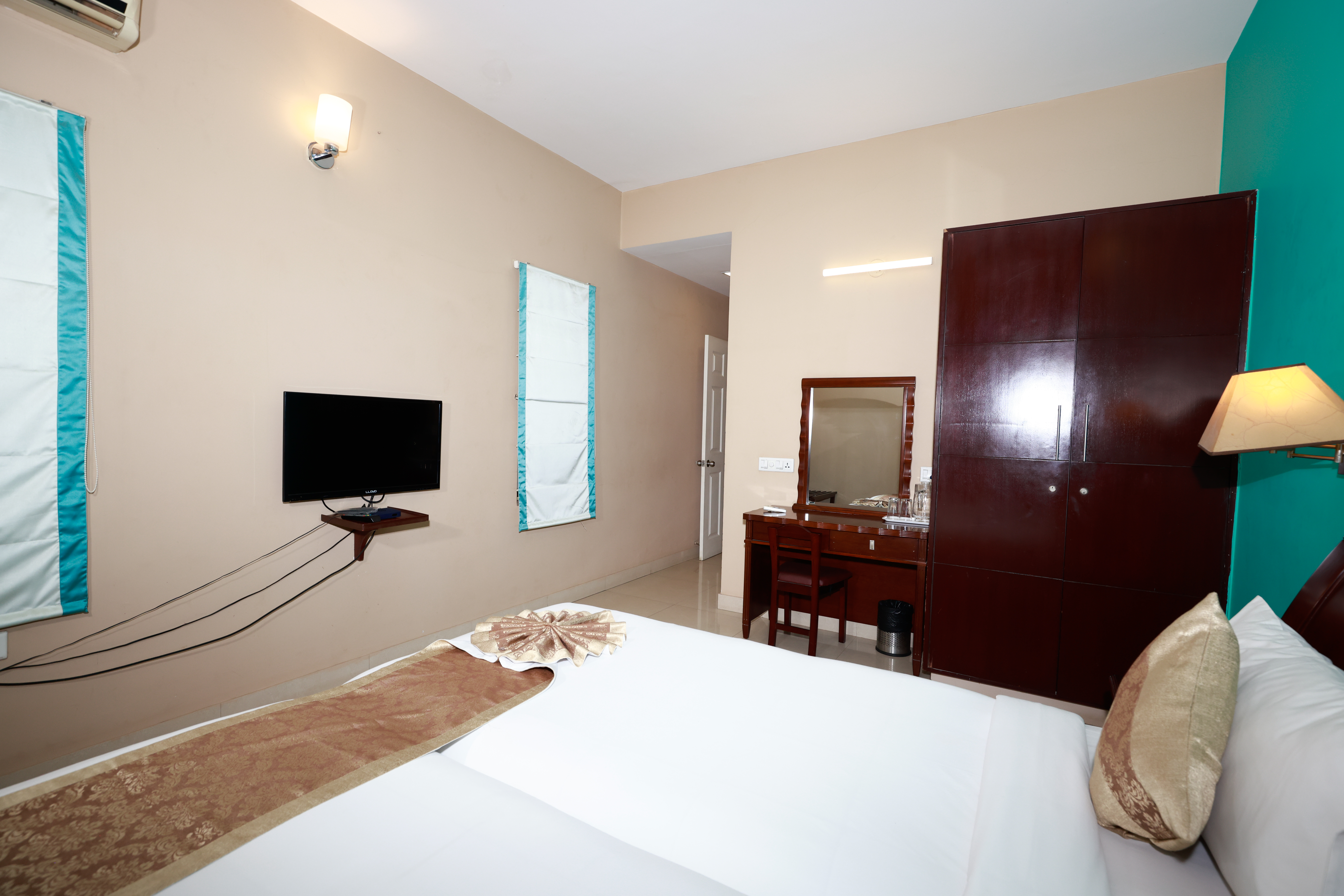 Luxury Aparthotel near Brookefield Mall