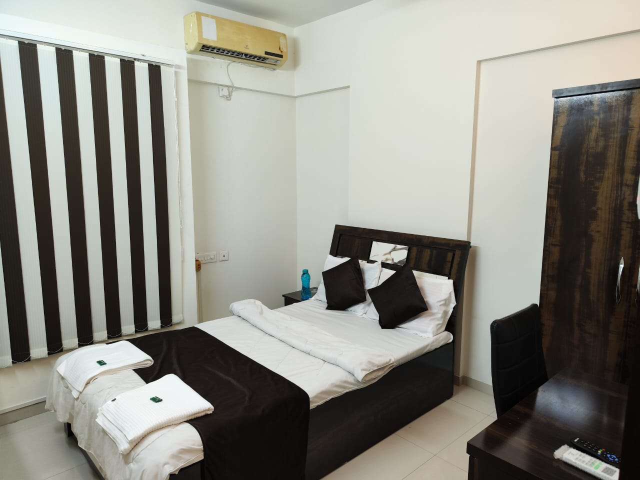 Contemporary 3 Bedroom Serviced Apartment