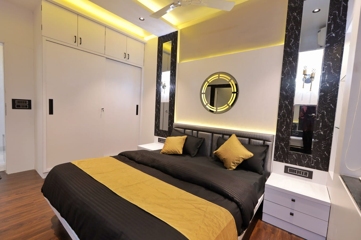 Deluxe 3 Bedroom Apartment in Koregaon Park