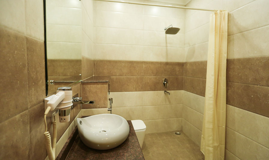 Luxury 1 Bedroom Apartment near City Centre Metro Station