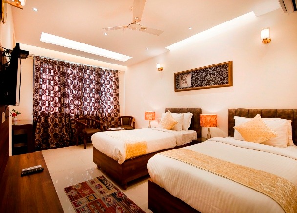 Private room in a 3 BHK Apartment