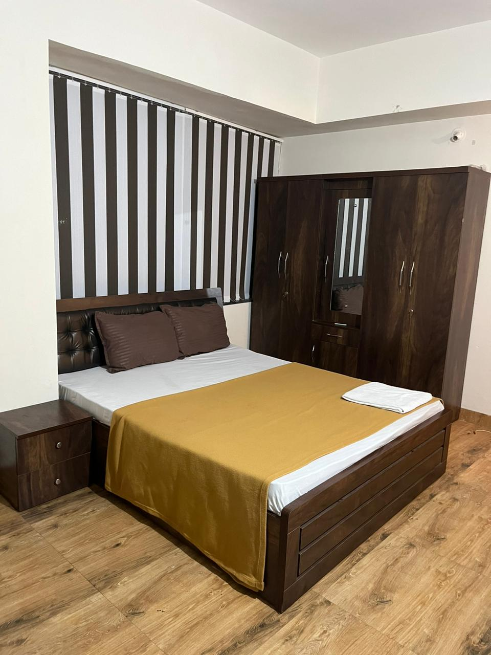 Classic 1 Bedroom Apartment in Koregaon Park