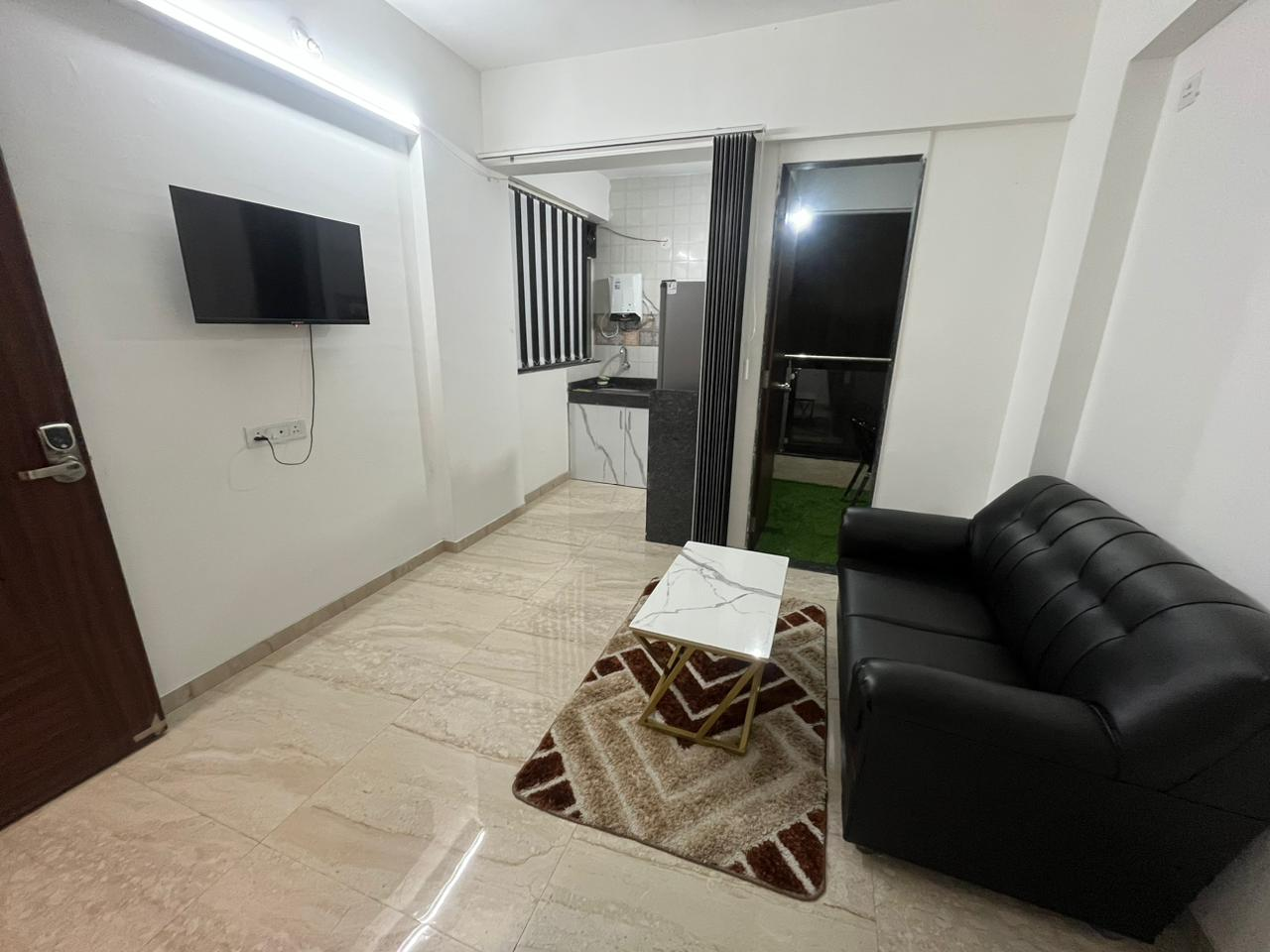 Contemporary 1 Bedroom Apartment near German Bakery