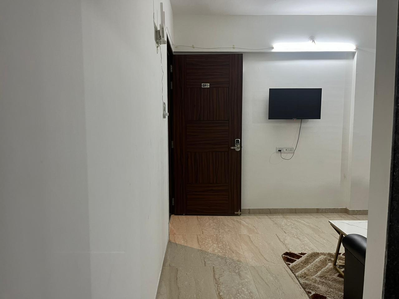 Contemporary 1 Bedroom Apartment near German Bakery