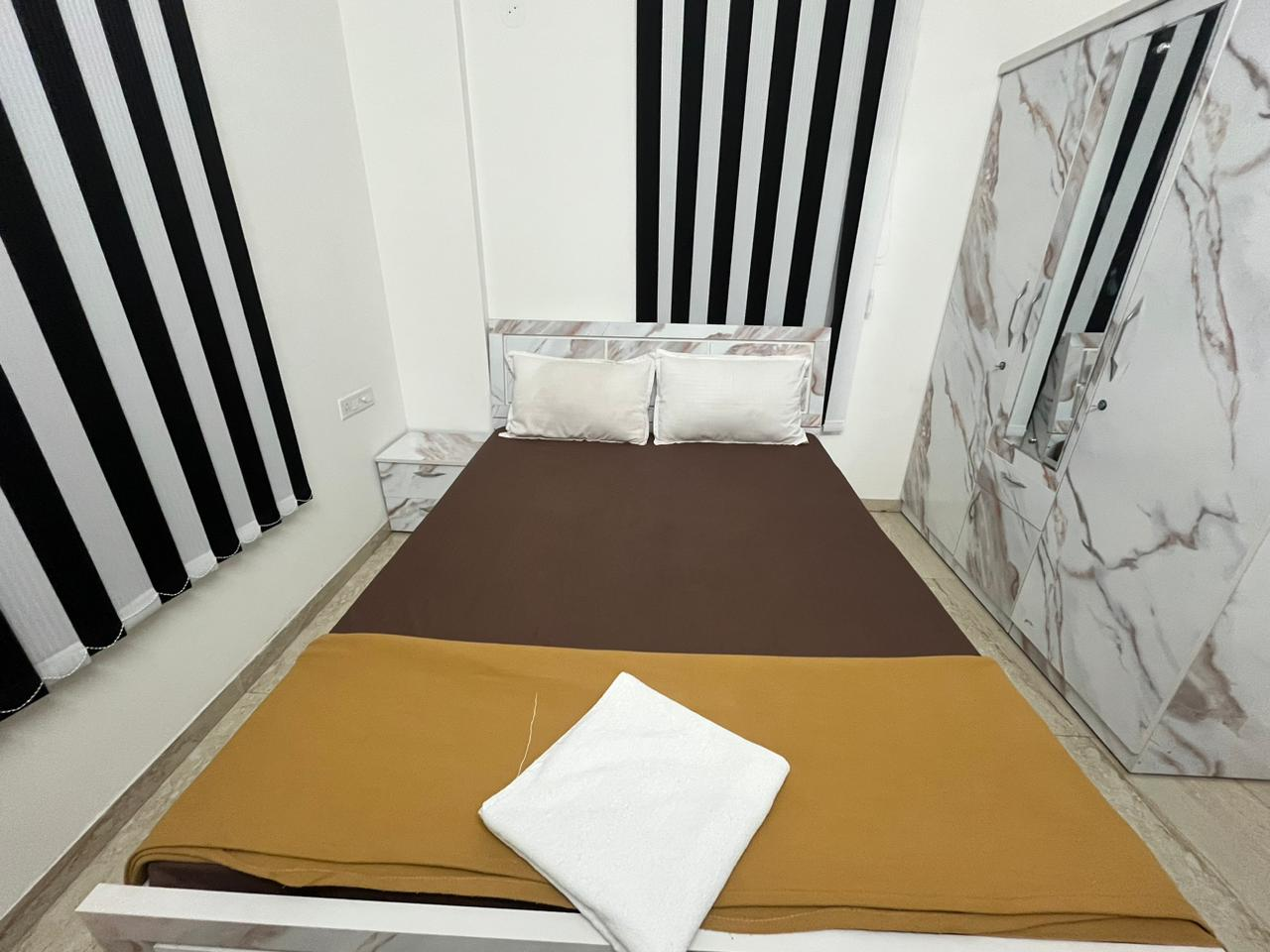 Contemporary 1 Bedroom Apartment near German Bakery