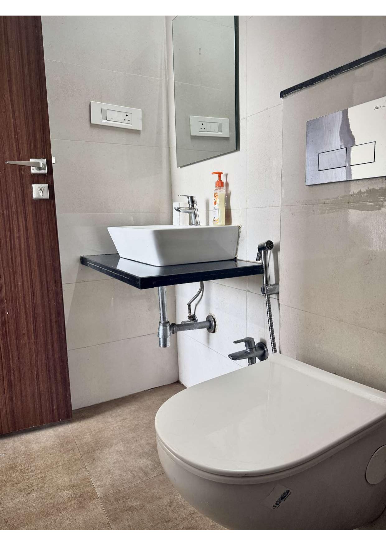 Luxury 2 Bedroom Apartment in Malad East