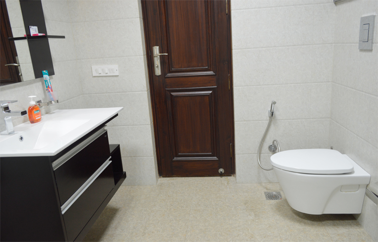 Chic 3 Bedroom Apartment near Medanta Hospital